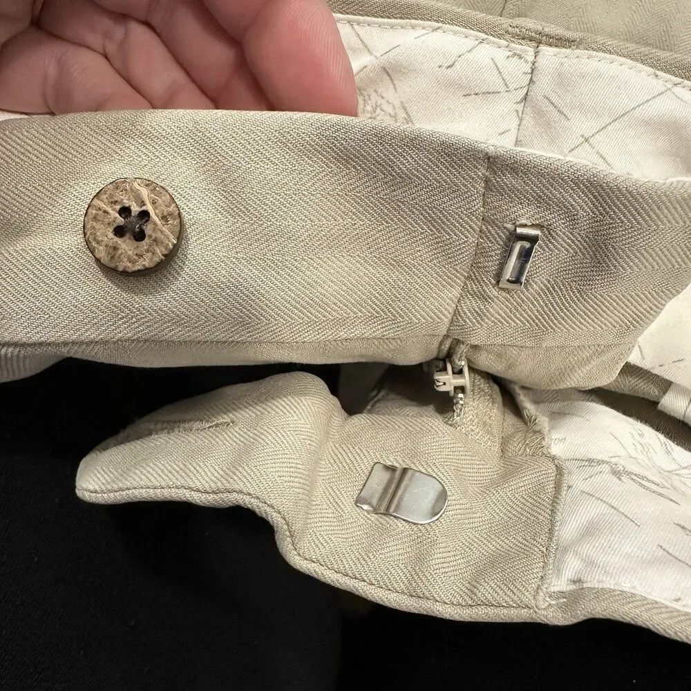 Jos A Bank Men's 100% Silk 34 Regular Tan Pleated Chino Shorts Inseam‎ 9